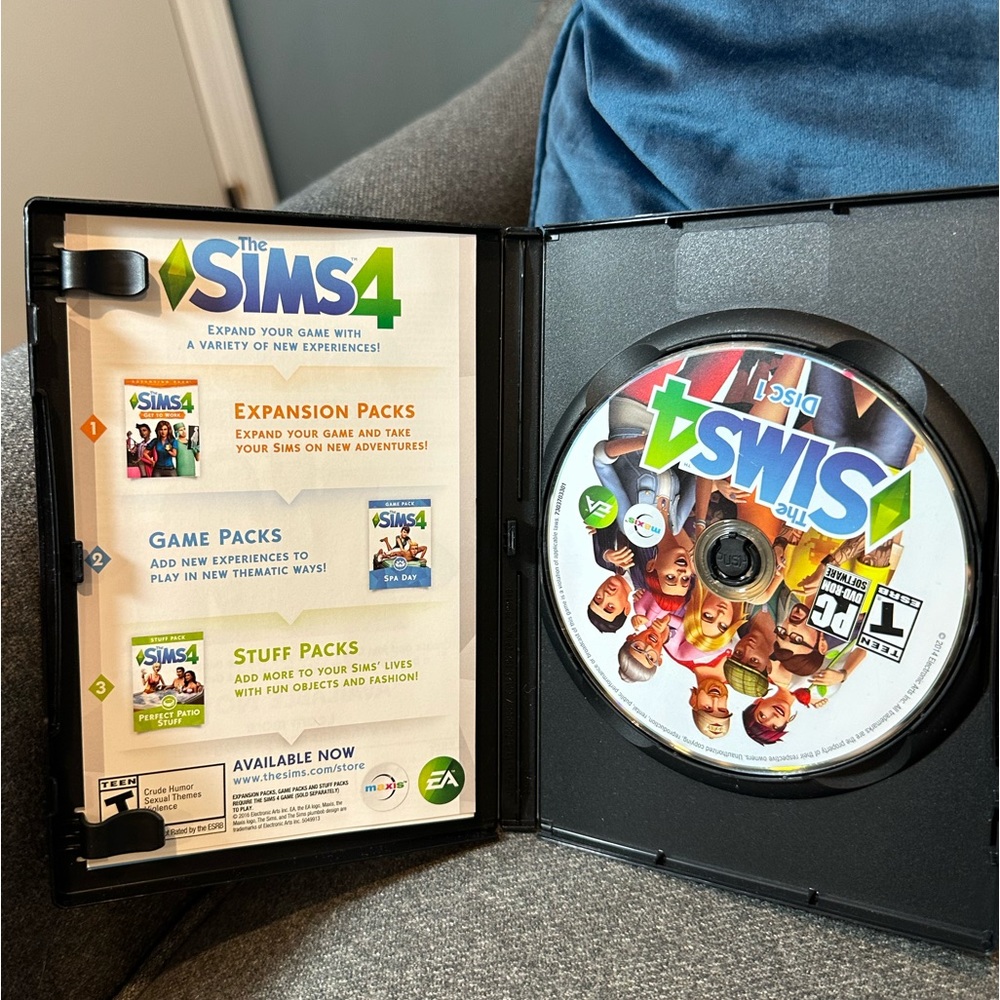 The Sims 4 (PC/MAC) DVD (Includes Manual) - Picture 6 of 9